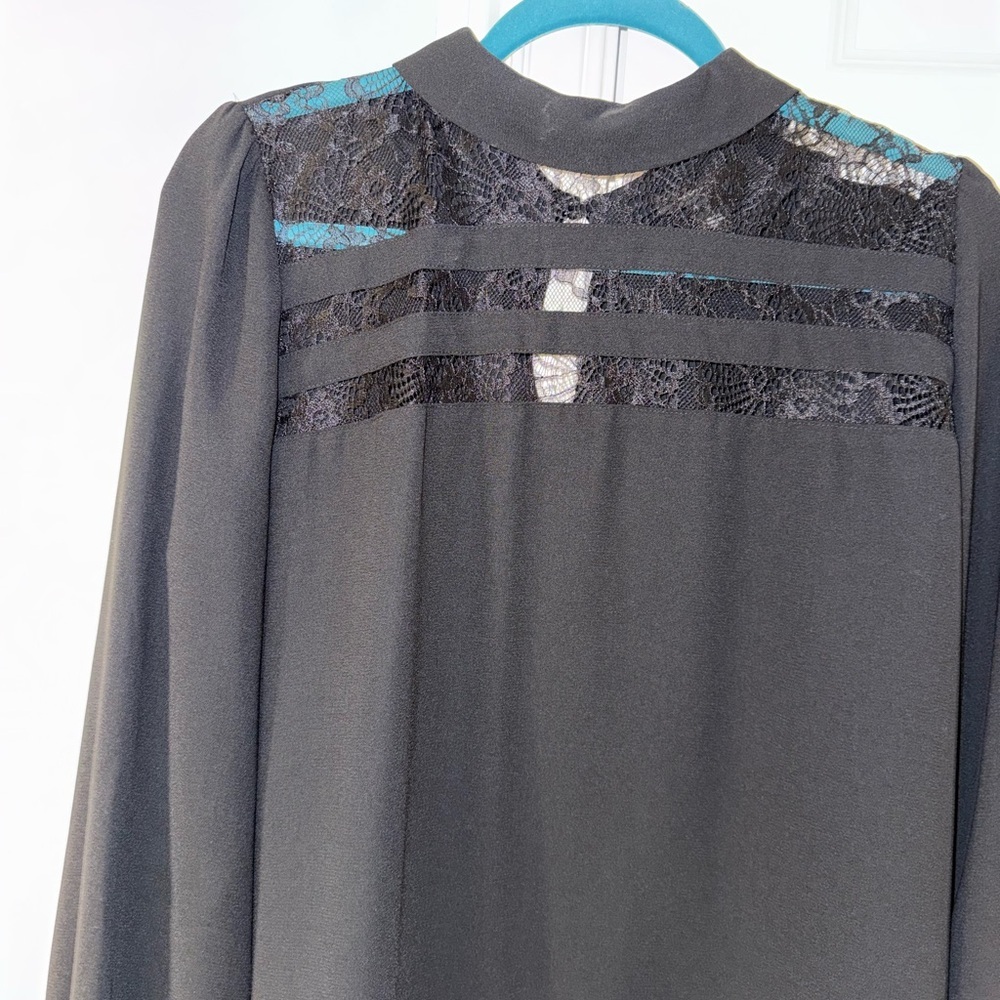 Halogen Lace top  Medium NWT - Picture 2 of 10